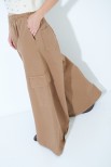 PANTALONE LARGO CON TASCONI ELASTICO NOCCIOLA