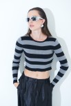 MAGLIA CROP COSTINA RIGA GRIGIO/NERO