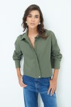 CAMICIA CROP CON FINTONE VERDE MILITARE