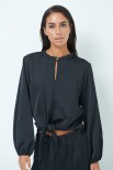 BLUSA CON FIOCCO NERO