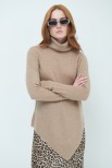 MAGLIA COLLO ALTO ASIMETRICA MISTO CASHMERE CAMMELLO