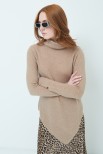 MAGLIA COLLO ALTO ASIMETRICA MISTO CASHMERE CAMMELLO