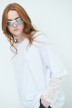 T-SHIRT OVER CON MANICHE PIZZO BIANCO