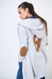 CARDIGAN LUNGO FELPATO CON TOPPE E PATCH CON DIAMANTI GRIGIO