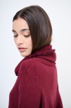 MAGLIA COLLO CIAMBELLA CON PROFILI PELLICCIA BORDEAUX