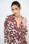 CAMICIA MANICA LUNGA CON BOTTONI MARRONE