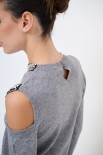 MAGLIA CUT OUT CON STRASS GRIGIO