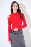 MAGLIA MEZZO COLLO CON STRASS SPALLA ROSSO