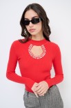 MAGLIA SCOLLO CON BUCO E STRASS ROSSO