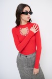 MAGLIA SCOLLO CON BUCO E STRASS ROSSO