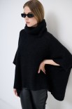 PONCHO SMANICATO COLLO ALTO NERO