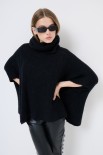 PONCHO SMANICATO COLLO ALTO NERO