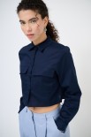 CAMICIA CROP TASCHE BLU