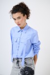 CAMICIA CON TASCHE CELESTE