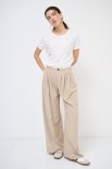 PANTALONE CON PIEG. BOTTONE BEIGE