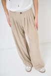 PANTALONE CON PIEG. BOTTONE BEIGE