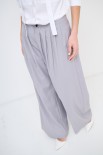 PANTALONE CON PIEG. BOTTONE GRIGIO