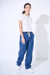 PANTALONE LARGO CON TASCONI BLU