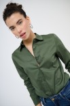 CAMICIA SLIM CON PINCES VERDE MILITARE