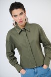 CAMICIA CROP CON FINTONE VERDE MILITARE