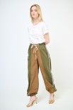 PANTALONE JOGGER BICOLOR CON BANDA VERDE MILITARE/TABACCO