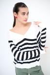 MAGLIA SCOLLO V RIGHE BIANCO