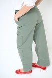 PANTA CARGO CON 3 TASCONI VERDE MILITARE