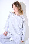 FELPA OVERSIZE DIAMANTI SULLE SPALLE GRIGIO