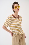 POLO CROP CON SPACCHI A RIGHE M/MANICA SENAPE