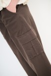 PANTALONE LARGO CON TASCHE MORO