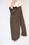 PANTALONE LARGO CON TASCHE MORO