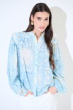 CAMICIA COREANA MUSSOLA STAMPATA CON PIEGHE SU SPALLE AZZURRO