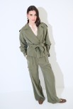 TRENCH CORTO CON CINTURA TENCELL VERDE MILITARE