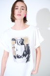 T-SHIRT CANE CON GIORNALE BIANCO