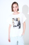 T-SHIRT CANE CON GIORNALE BIANCO