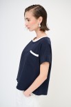 T-SHIRT CON PROFILI COSTINA E TASCA BLU/PANNA