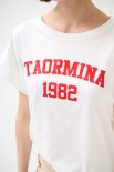 T-SHIRT SCRITTA TAORMINA 1982 ROSSO