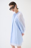 ABITO MANICA RAGLAN CON FIOCCO DIETRO CELESTE