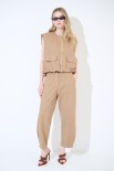 PANTALONE DRITTO CON PINCE CHIUSE E CINTURA CAMMELLO