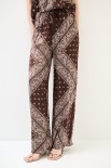 PANTALONE LARGO CINTURINO BASSO STAMPA BANDANA CIOCCOLATO