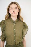 CAMICIA SMANICATA CON VOLANT MILITARE