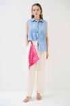 PANTALONE LARGO CON PINCE E LACCIO TELA PARAC. CON FOULARD BURRO
