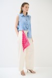 PANTALONE LARGO CON PINCE E LACCIO TELA PARAC. CON FOULARD BURRO