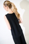 TOP SMANICATO SCOLLO V NERO