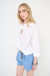 CAMICIA CON NODO E RICAMO BIANCO