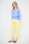CAMICIA CON NODO E RICAMO CELESTE