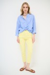 CAMICIA CON NODO E RICAMO CELESTE