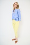 CAMICIA CON NODO E RICAMO CELESTE