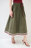 GONNA MIDI SVASATA CON BANDA MACRAME TELA MILITARE