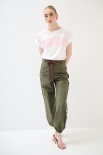 PANTALONE JOGGER CON BANDA MACRAME TELA MILITARE